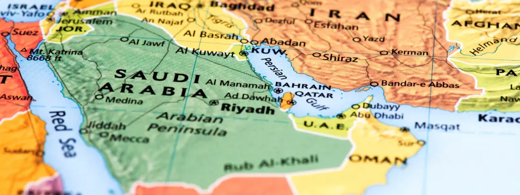 The Strait of Hormuz & Oil Volatility: A Guide for CFD Traders